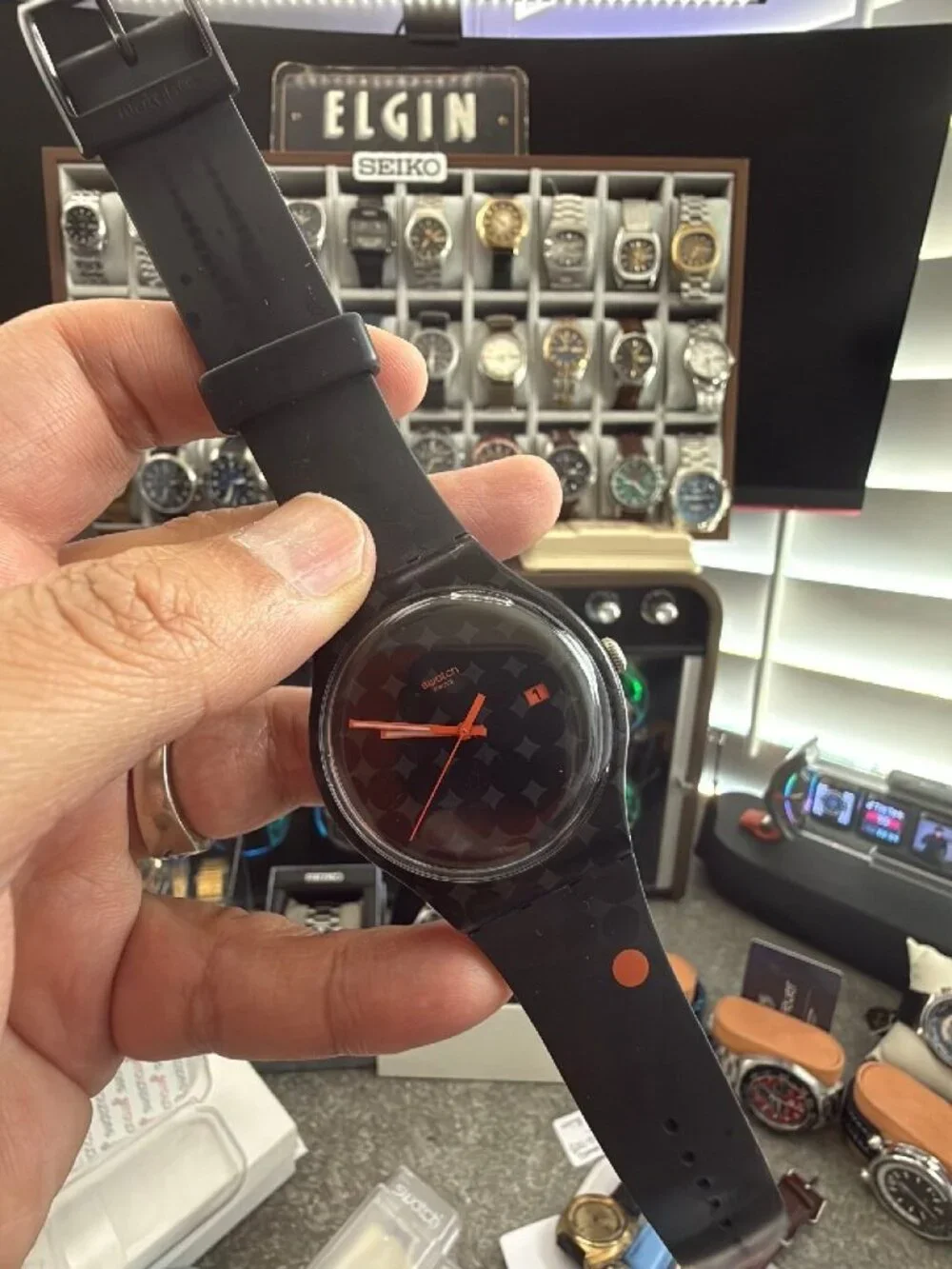 Swatch Black Smash SUOZ400 Roland Garros French Open Special Edition